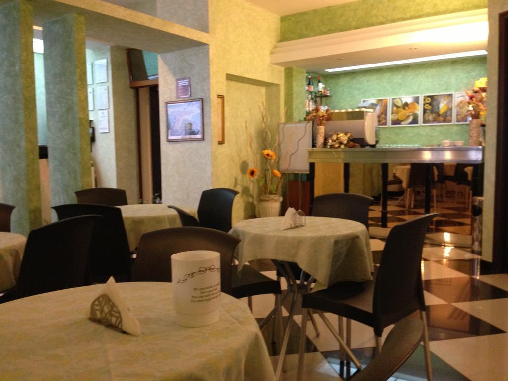 Hotel Ristorante Stellato トレビザッチェ エクステリア 写真