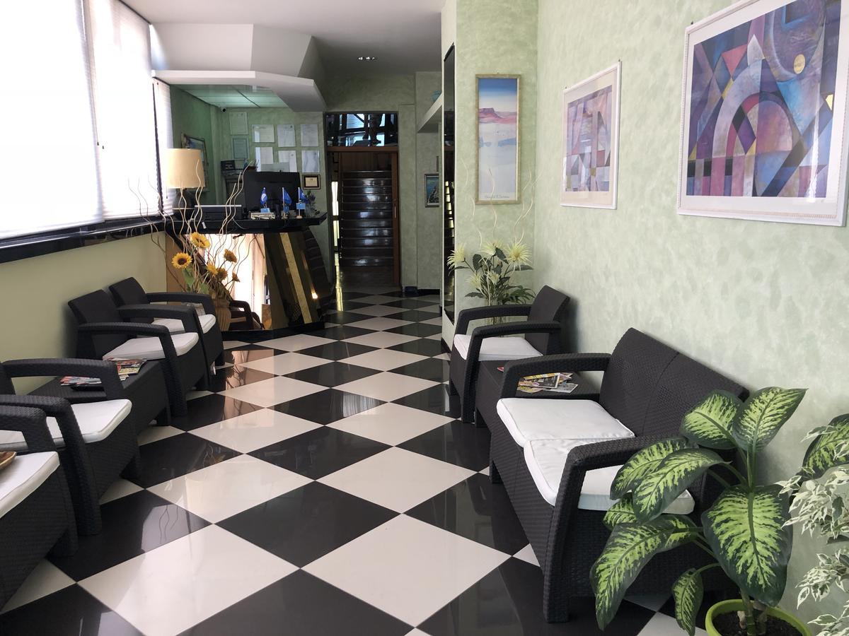 Hotel Ristorante Stellato トレビザッチェ エクステリア 写真